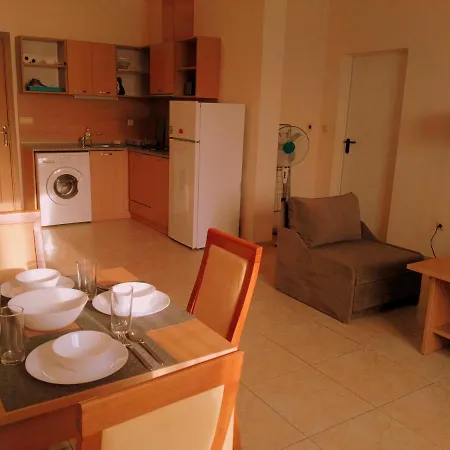 Konstantin In Trakia Plaza Napospart