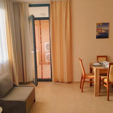 Konstantin In Trakia Plaza * Napospart