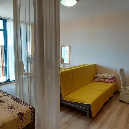 Konstantin In Trakia Plaza Napospart