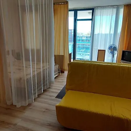 Konstantin In Trakia Plaza * Napospart